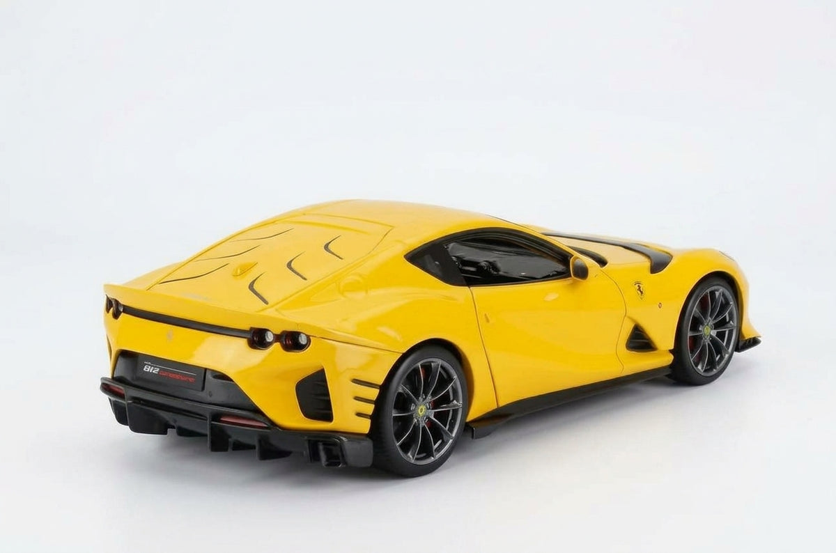 FERRARI 118 812 COMPETIZIONE 2021 - gelb - Bburago 1:18