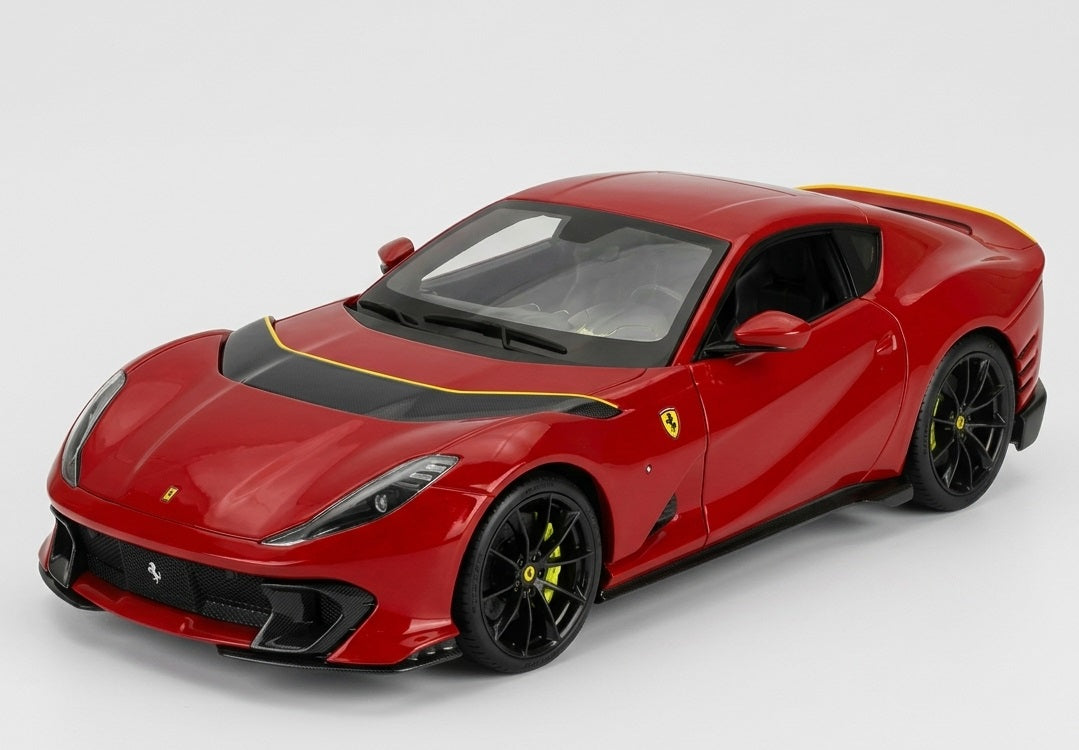 Ferrari 812 Competizione 2021 - rot - Bburago 1:18