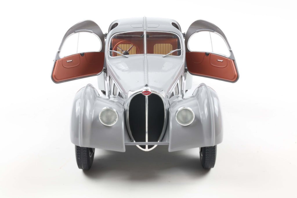 Bugatti Type 57 SC Atlantic – Silber – Solido 1:18