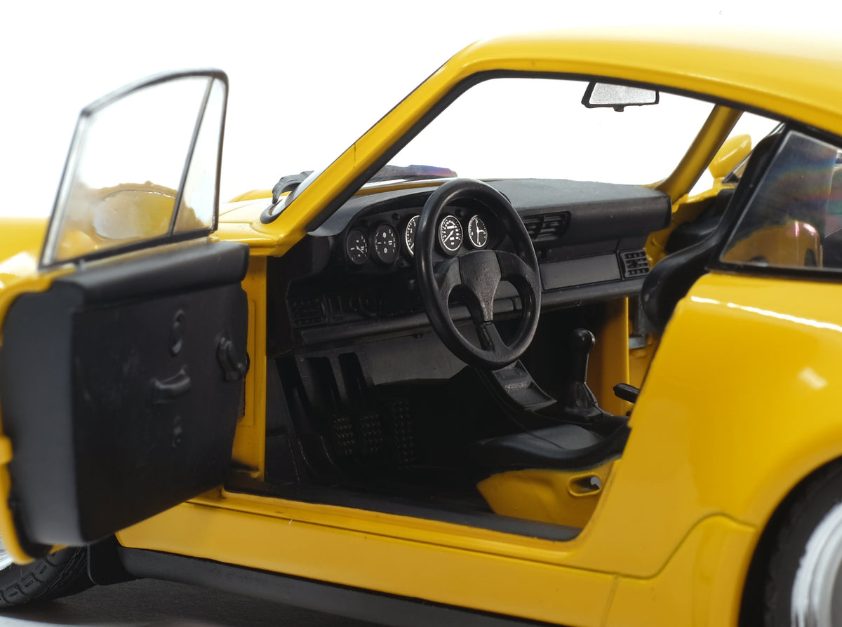 Porsche 911 3.8 RS (964) – 1993 – Gelb – Solido 1:18