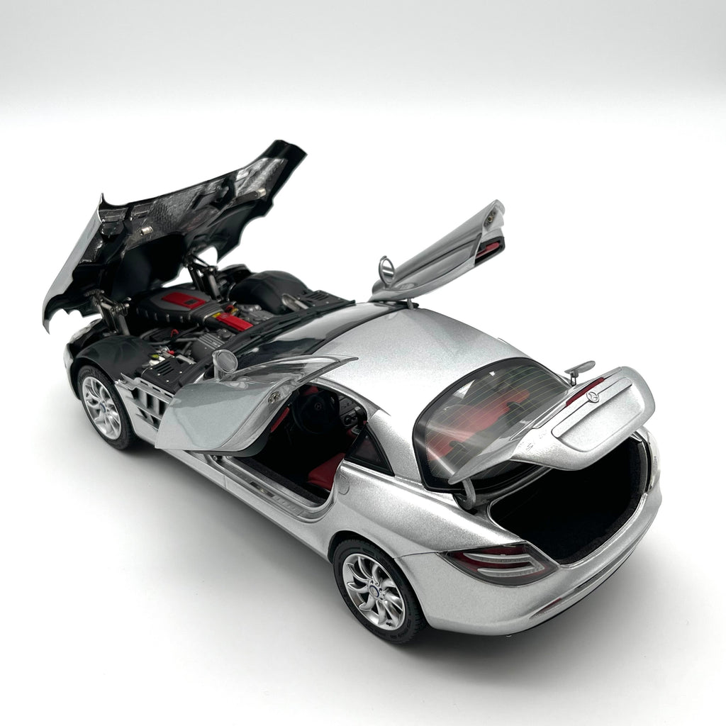 1:18 CMC Mercedes-Benz SLR McLaren, silver metallic M-045E