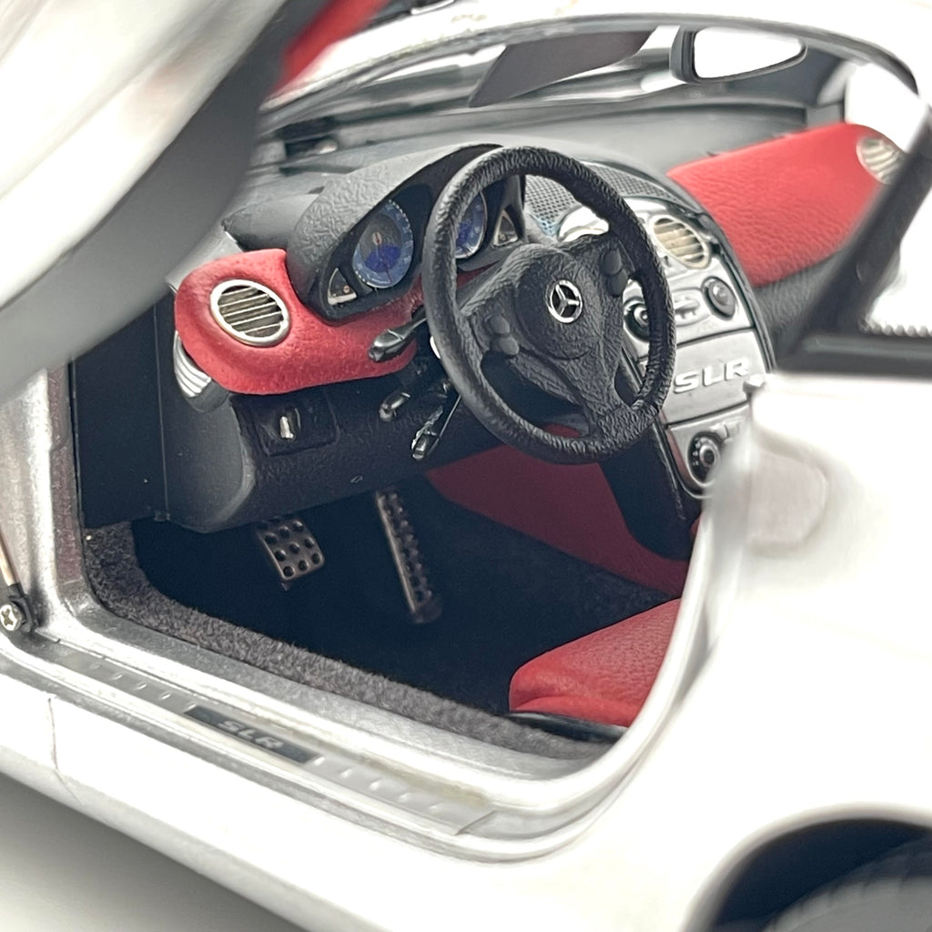 1:18 CMC Mercedes-Benz SLR McLaren, silver metallic M-045E